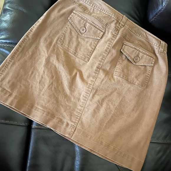 Talbots short skirt, very good used condition with lots of life left. - Picture 2 of 5